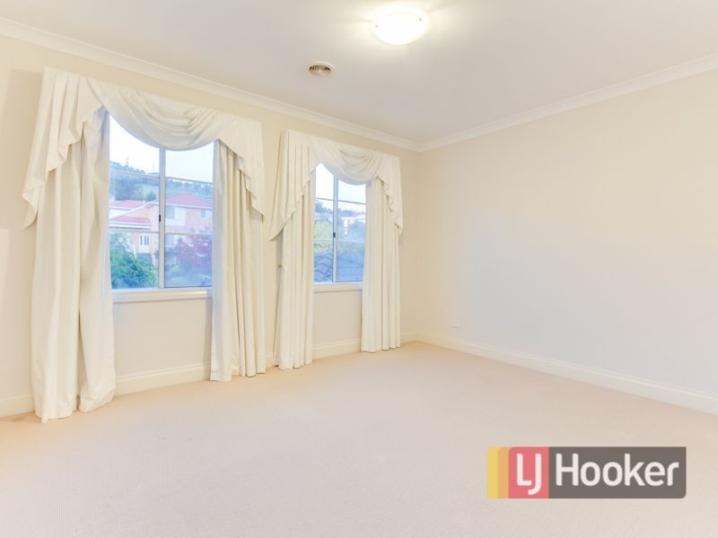 135 Montbrae Circuit, Narre Warren North VIC 3804