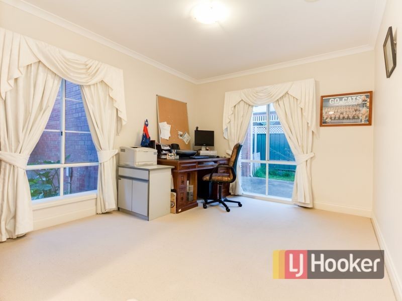 135 Montbrae Circuit, Narre Warren North VIC 3804