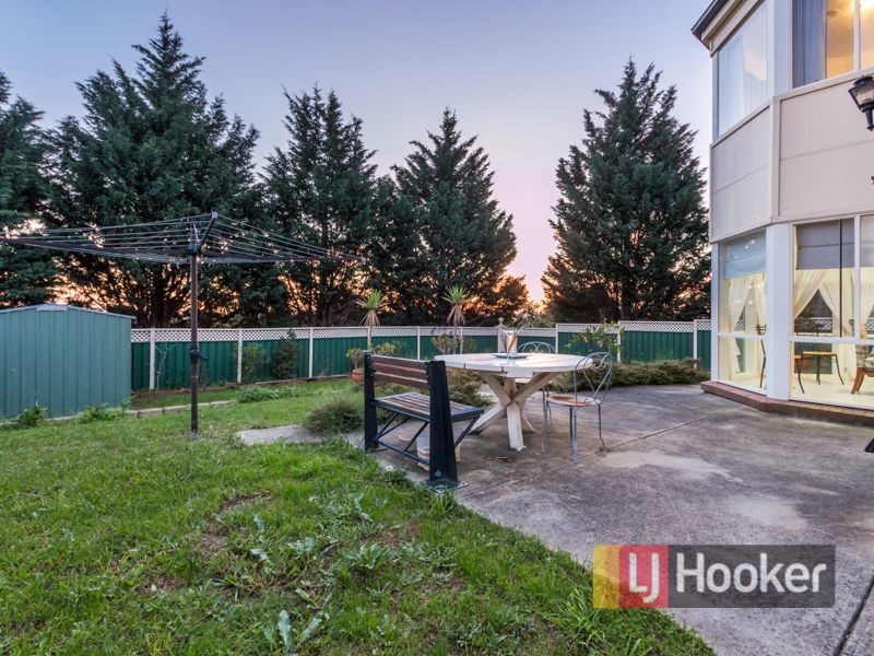 135 Montbrae Circuit, Narre Warren North VIC 3804