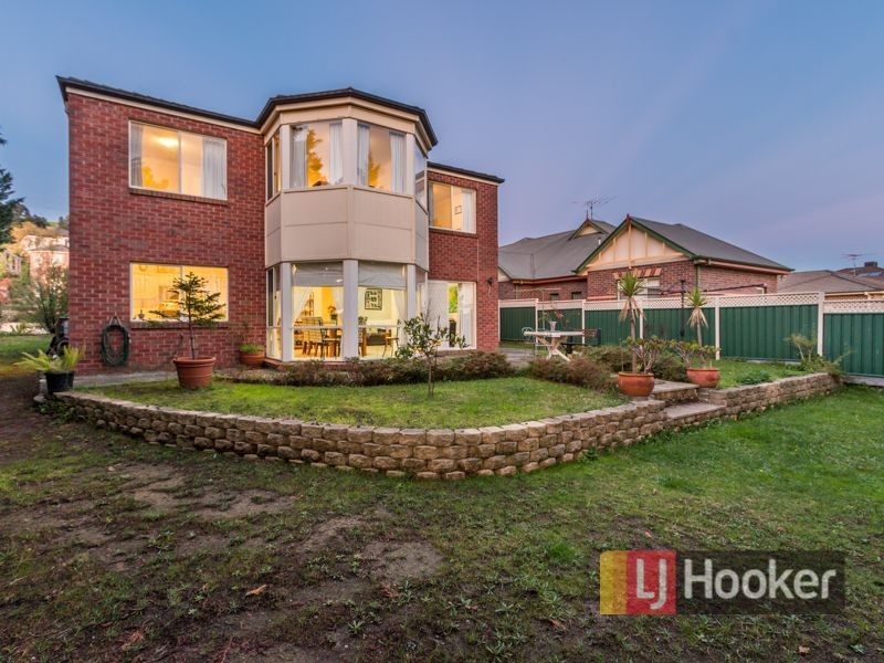 135 Montbrae Circuit, Narre Warren North VIC 3804