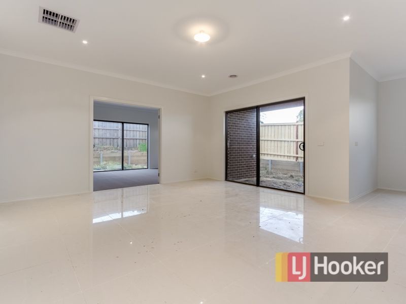 69 Mannavue Boulevard, Cranbourne North VIC 3977