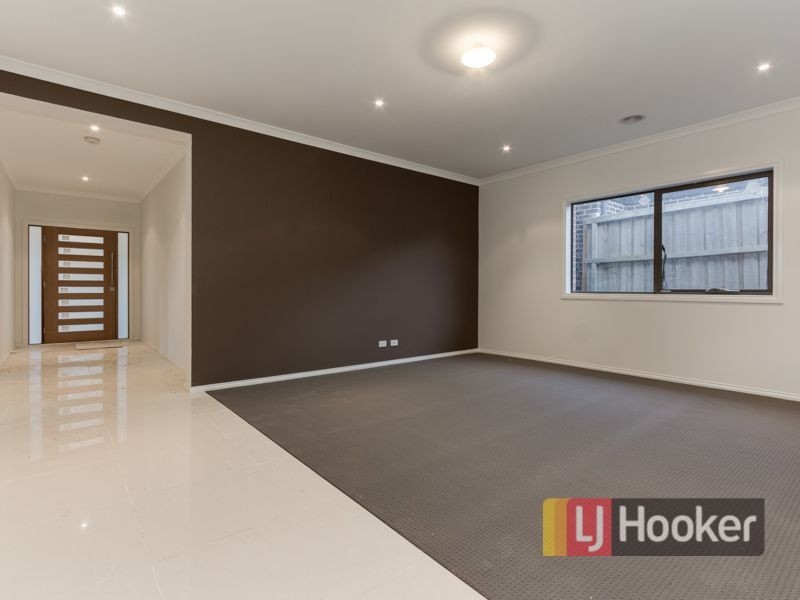 69 Mannavue Boulevard, Cranbourne North VIC 3977