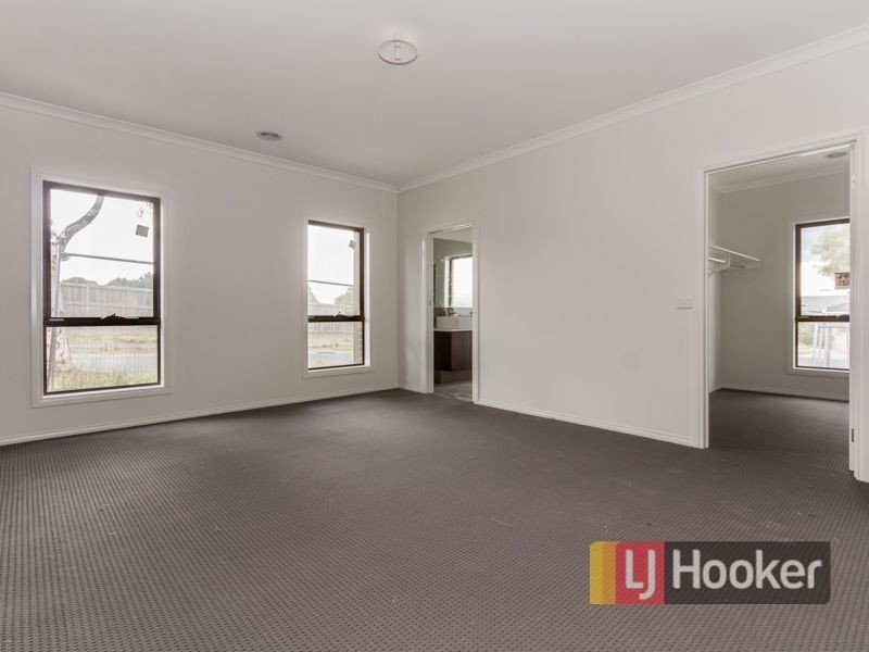 69 Mannavue Boulevard, Cranbourne North VIC 3977
