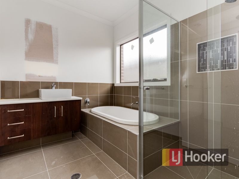 69 Mannavue Boulevard, Cranbourne North VIC 3977