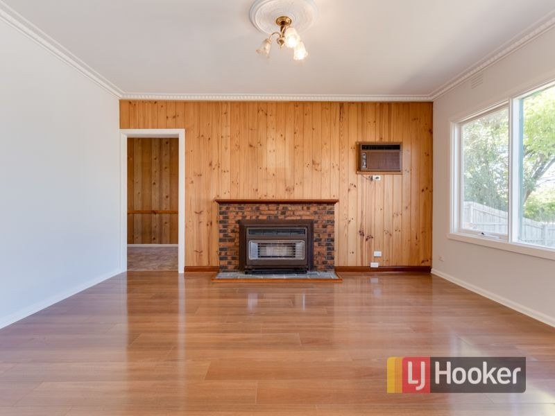 27 Parkland Avenue, Hampton Park VIC 3976