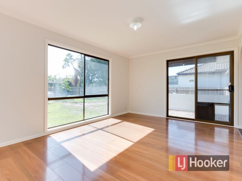 27 Parkland Avenue, Hampton Park VIC 3976