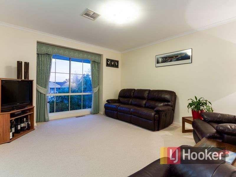 7 Dudley Mews, Pakenham VIC 3810