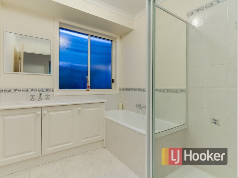 7 Dudley Mews, Pakenham VIC 3810