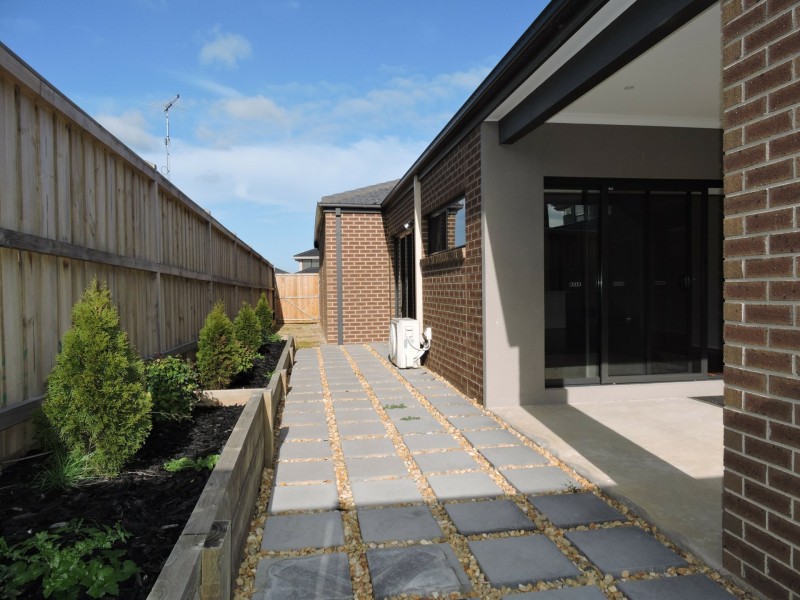 3 Jomon Way, Officer VIC 3809