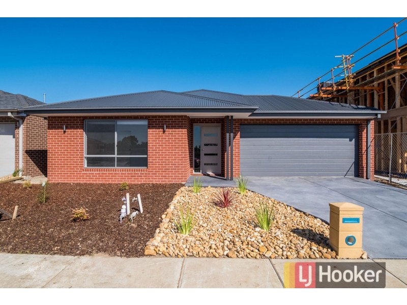 38 Leopold Crescent, Hampton Park VIC 3976