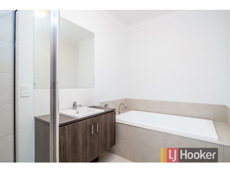 38 Leopold Crescent, Hampton Park VIC 3976