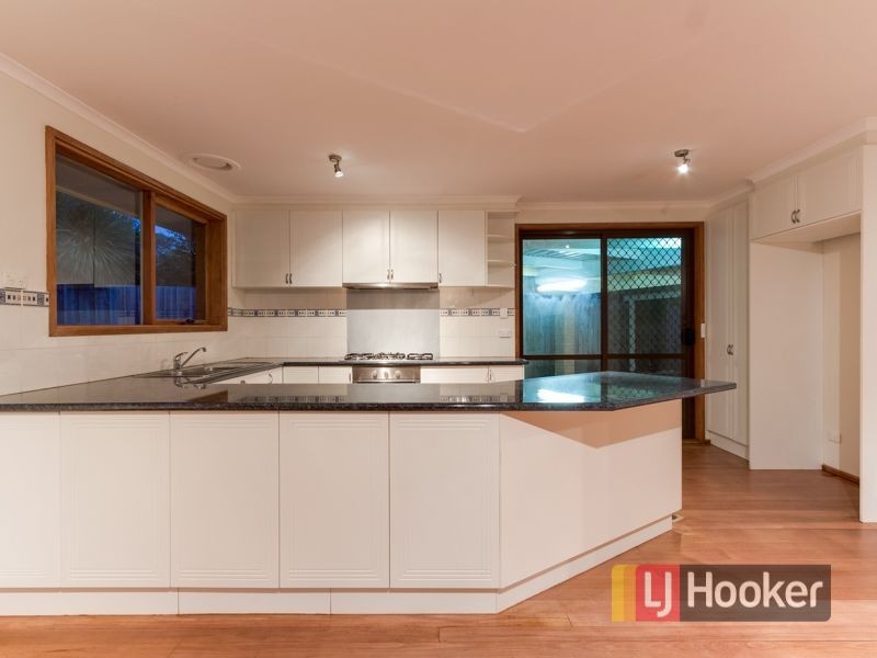 2 The Grange, Hampton Park VIC 3976