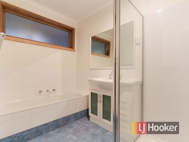 2 The Grange, Hampton Park VIC 3976