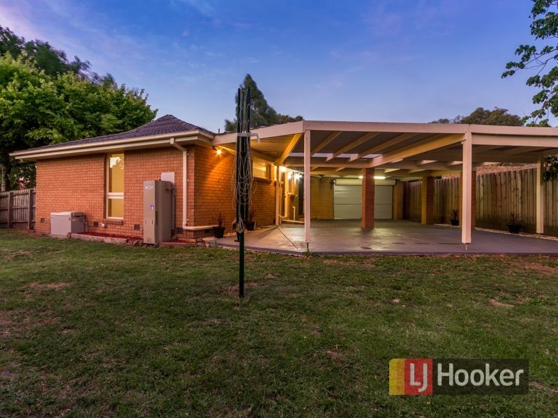 2 The Grange, Hampton Park VIC 3976