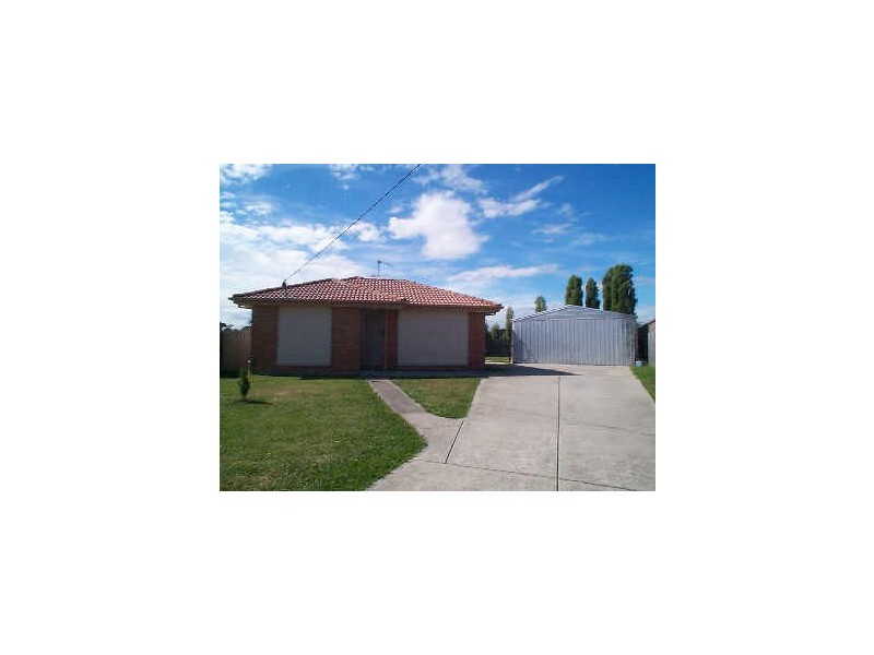 19 Ellindale Close, Hampton Park VIC 3976