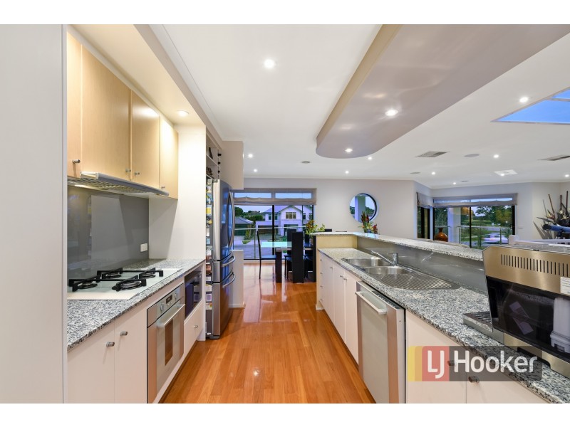 2 Brookland Greens Boulevard, Cranbourne VIC 3977