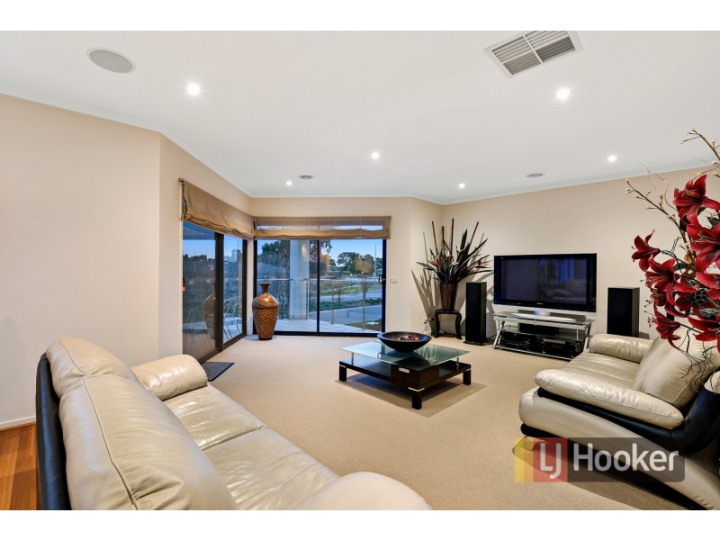 2 Brookland Greens Boulevard, Cranbourne VIC 3977
