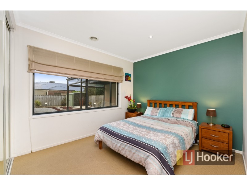 2 Brookland Greens Boulevard, Cranbourne VIC 3977