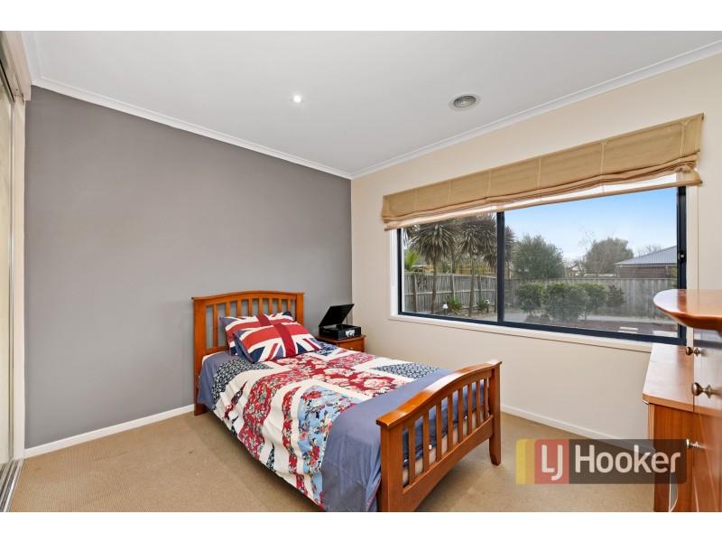 2 Brookland Greens Boulevard, Cranbourne VIC 3977