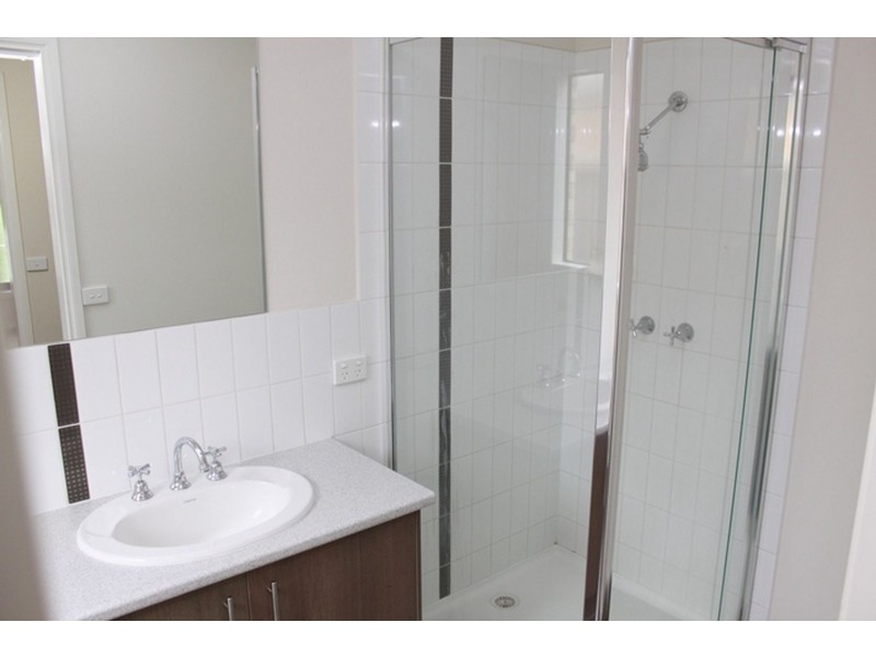 6 Maybush Lane, Cranbourne VIC 3977