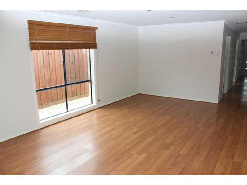 6 Maybush Lane, Cranbourne VIC 3977