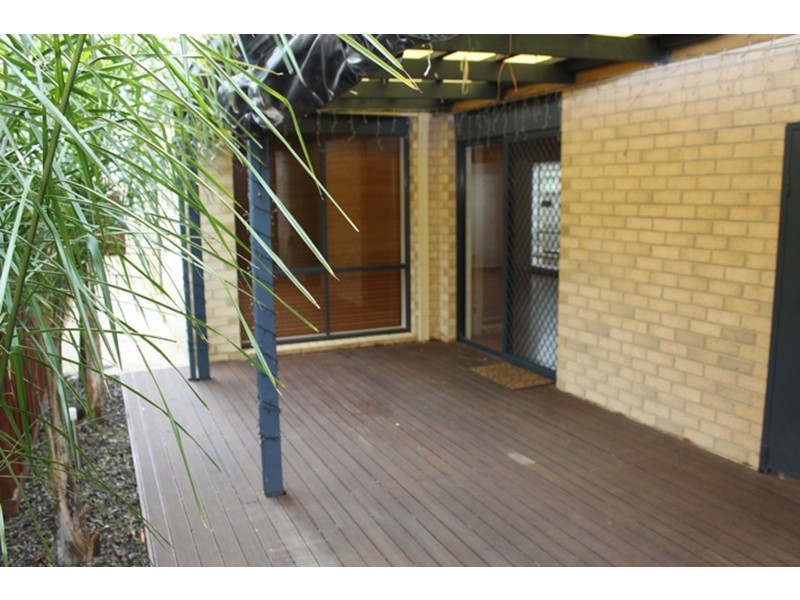 6 Maybush Lane, Cranbourne VIC 3977