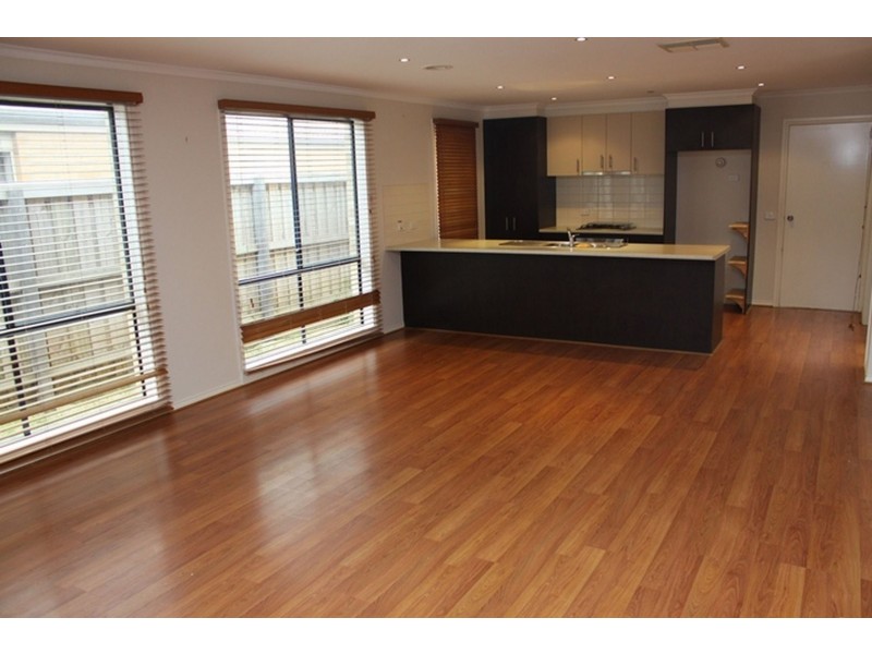 6 Maybush Lane, Cranbourne VIC 3977