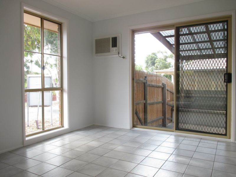 2/26 Springfield Crescent, Hampton Park VIC 3976