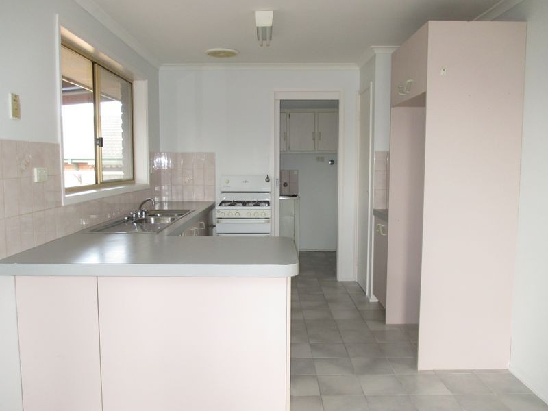 2/26 Springfield Crescent, Hampton Park VIC 3976