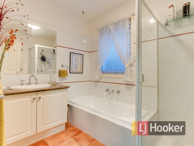 24 Drummer Lane, Narre Warren VIC 3805