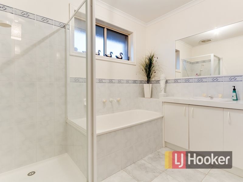 4 Aquamarine Court, Hampton Park VIC 3976
