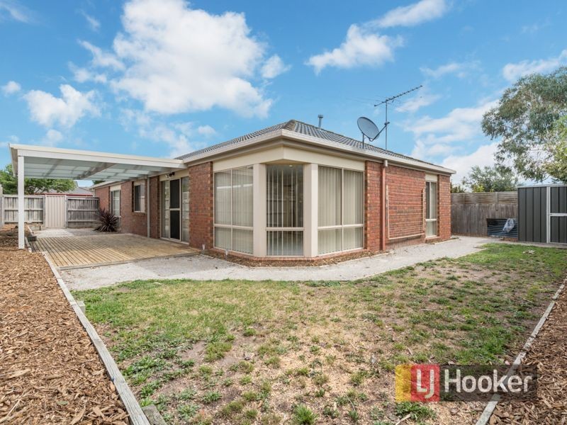 16 Bateman Grove, Hampton Park VIC 3976