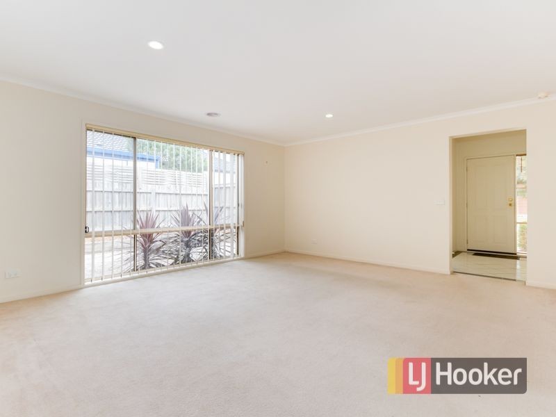 16 Bateman Grove, Hampton Park VIC 3976