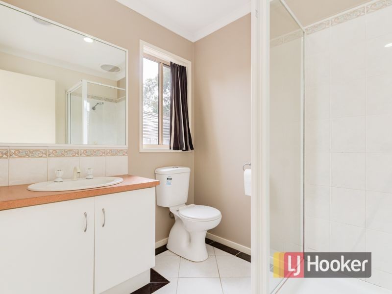 16 Bateman Grove, Hampton Park VIC 3976