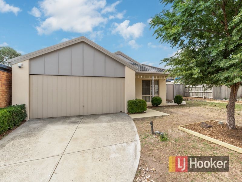 16 Bateman Grove, Hampton Park VIC 3976