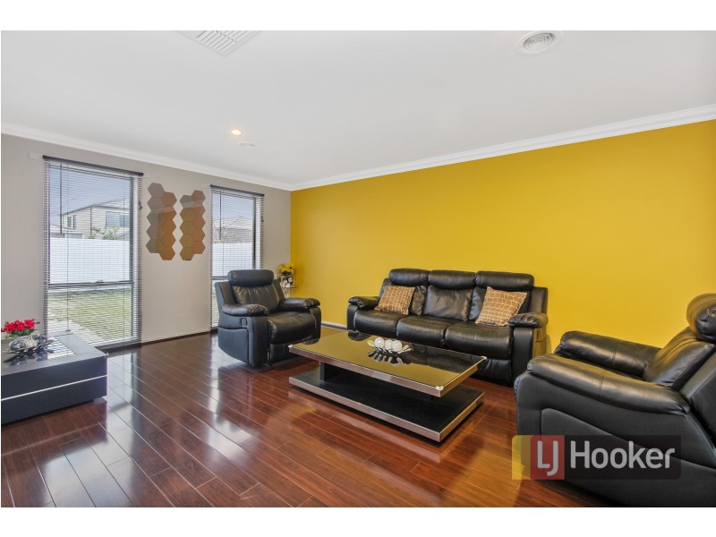 16 Bethune Drive, Hampton Park VIC 3976
