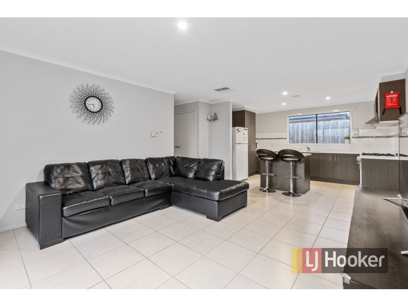 16 Bethune Drive, Hampton Park VIC 3976