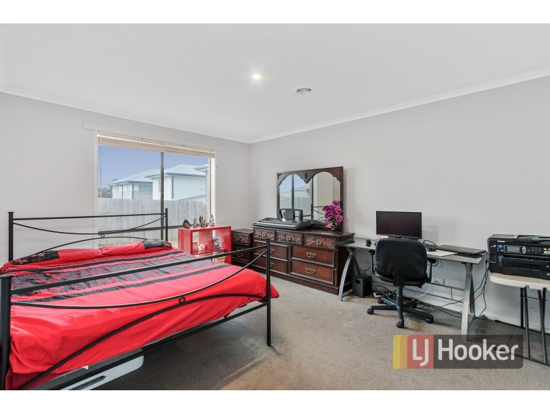 16 Bethune Drive, Hampton Park VIC 3976