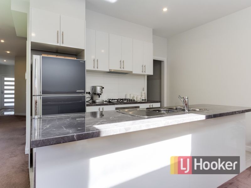 1/13 Oak Avenue, Doveton VIC 3177