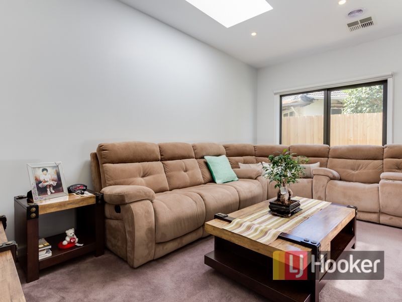 1/13 Oak Avenue, Doveton VIC 3177