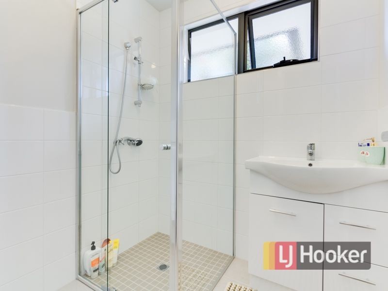 1/13 Oak Avenue, Doveton VIC 3177