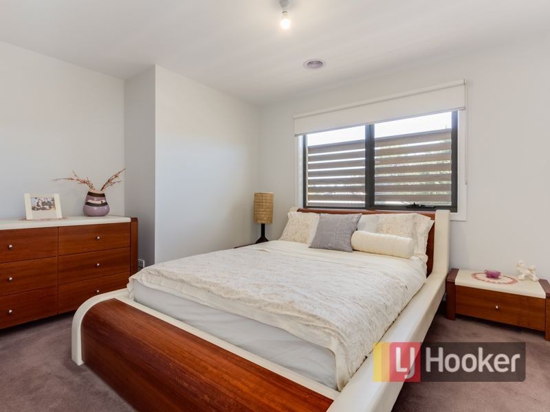 1/13 Oak Avenue, Doveton VIC 3177