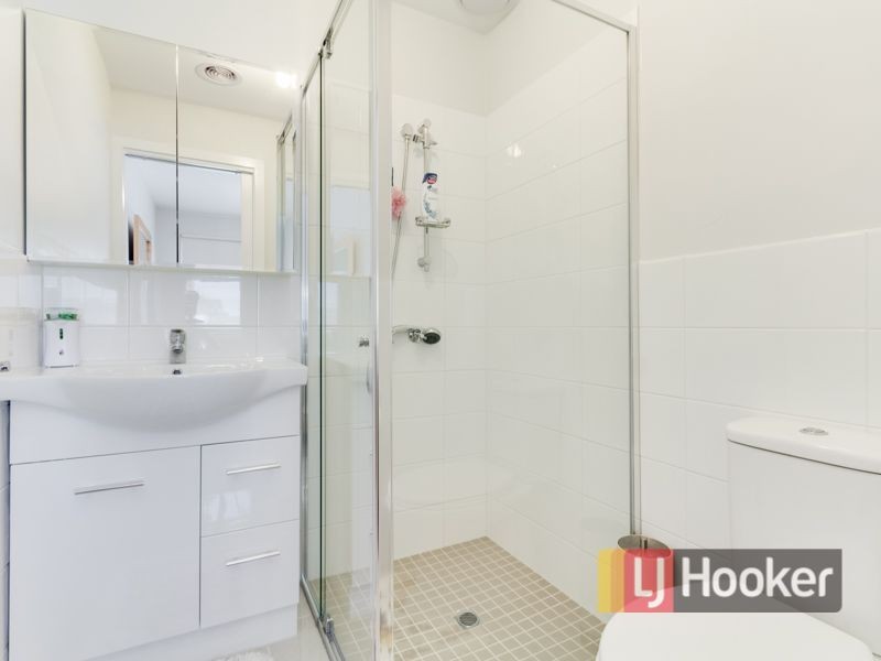 1/13 Oak Avenue, Doveton VIC 3177