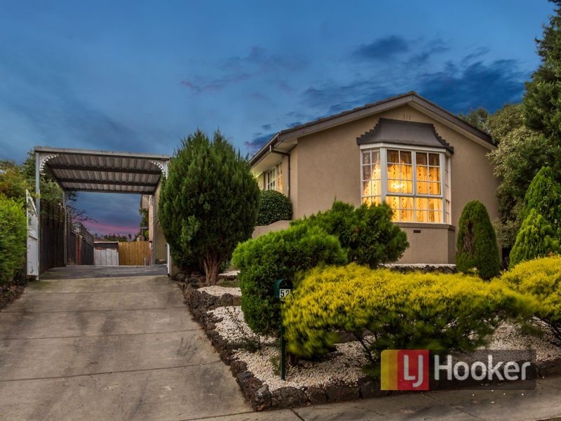52 Oaktree Drive, Hampton Park VIC 3976