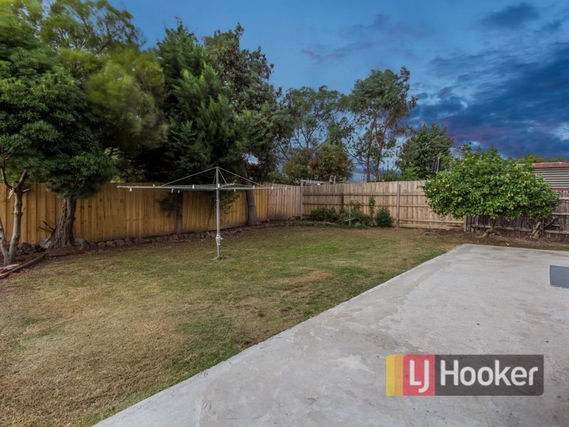 52 Oaktree Drive, Hampton Park VIC 3976