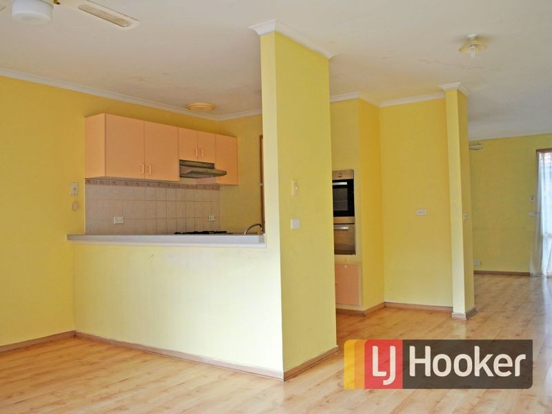 11 Isaac Edey Place, Hampton Park VIC 3976