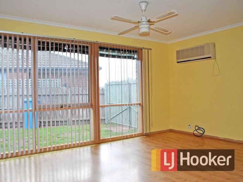 11 Isaac Edey Place, Hampton Park VIC 3976