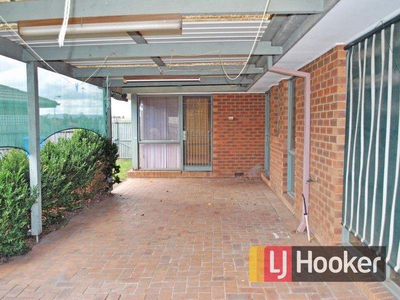 11 Isaac Edey Place, Hampton Park VIC 3976