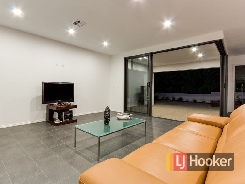 28 Bushlark Drive, Berwick VIC 3806