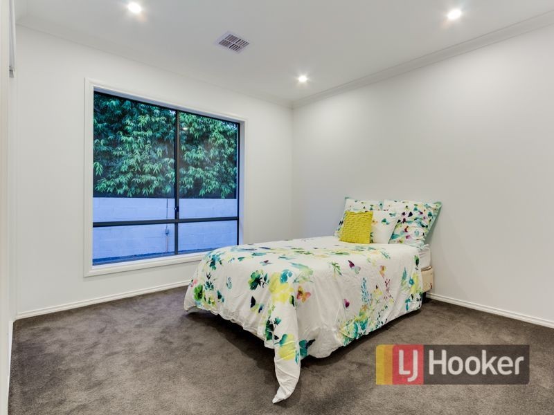 28 Bushlark Drive, Berwick VIC 3806